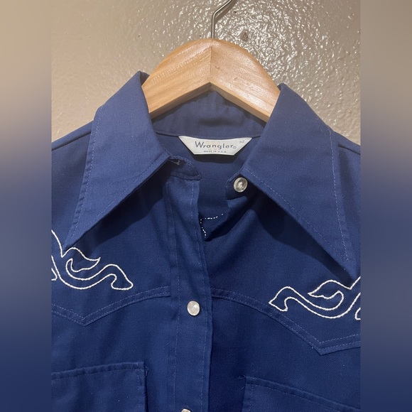 Vintage Blue Wrangler Western Shirt, Embroidery Design, Pearl Buttons - Picture 12 of 12